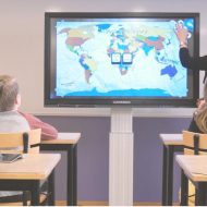 TRANSFORMACIÓN DIGITAL EN LAS AULAS: EL PASO DE LA PIZARRA DIGITAL A LA PANTALLA INTERACTIVA